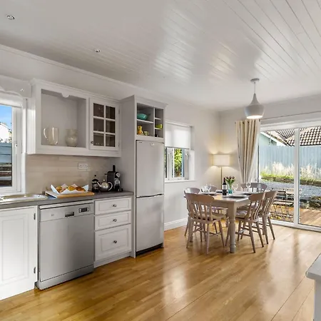 1 An Tsean Scoil, Clifden