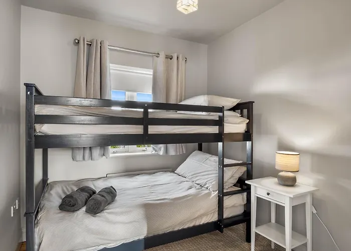 1 An Tsean Scoil, Clifden